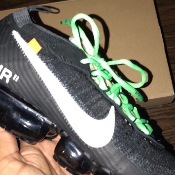 Off-White Nike Vapormax - Picture 3 of 7